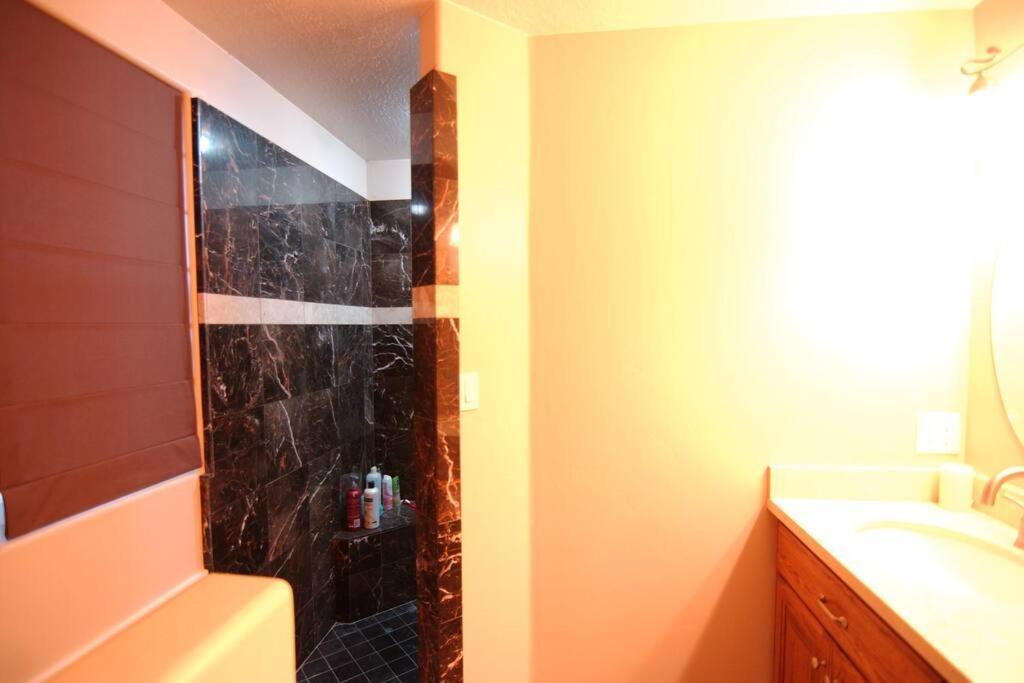 Tacit Shadow Resort Paradise Deluxe Suite, Gym, Coffee Bar, Hot-Tub, Free Laundry, Food Available Parowan Экстерьер фото