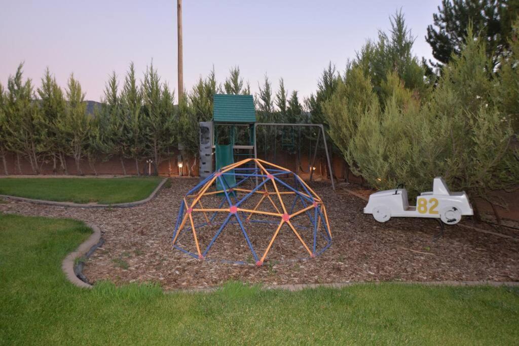 Tacit Shadow Resort Paradise Deluxe Suite, Gym, Coffee Bar, Hot-Tub, Free Laundry, Food Available Parowan Экстерьер фото