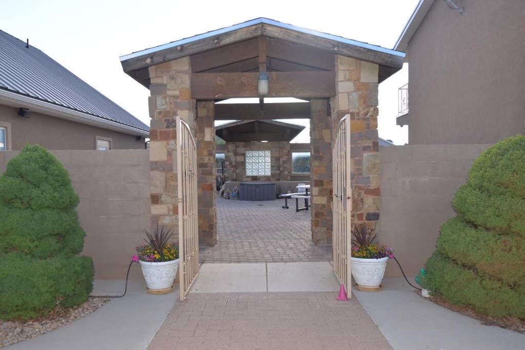 Tacit Shadow Resort Paradise Deluxe Suite, Gym, Coffee Bar, Hot-Tub, Free Laundry, Food Available Parowan Экстерьер фото