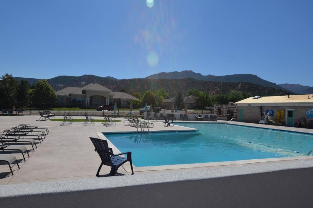 Tacit Shadow Resort Paradise Deluxe Suite, Gym, Coffee Bar, Hot-Tub, Free Laundry, Food Available Parowan Экстерьер фото