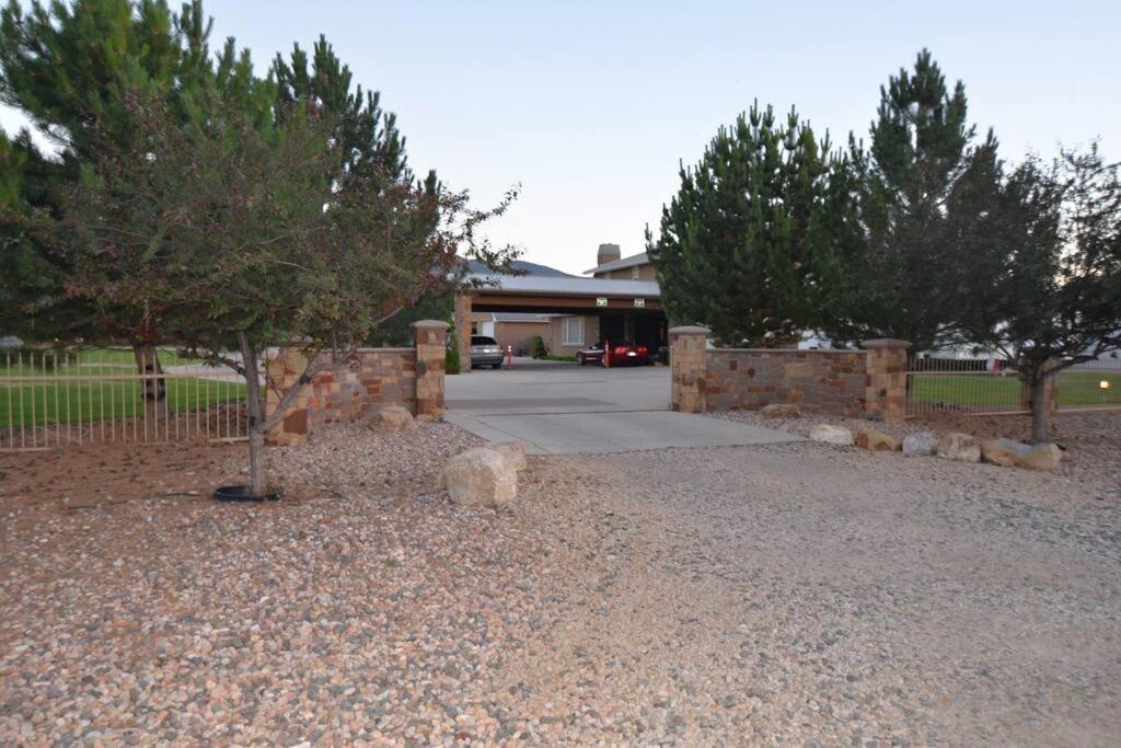 Tacit Shadow Resort Paradise Deluxe Suite, Gym, Coffee Bar, Hot-Tub, Free Laundry, Food Available Parowan Экстерьер фото