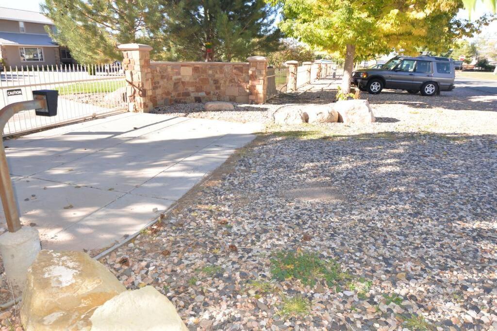 Tacit Shadow Resort Paradise Deluxe Suite, Gym, Coffee Bar, Hot-Tub, Free Laundry, Food Available Parowan Экстерьер фото